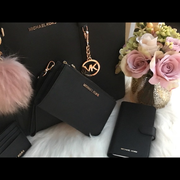 🌷MICHAEL KORS Large Black Saffiano Tote Set🌷 - Picture 7 of 7
